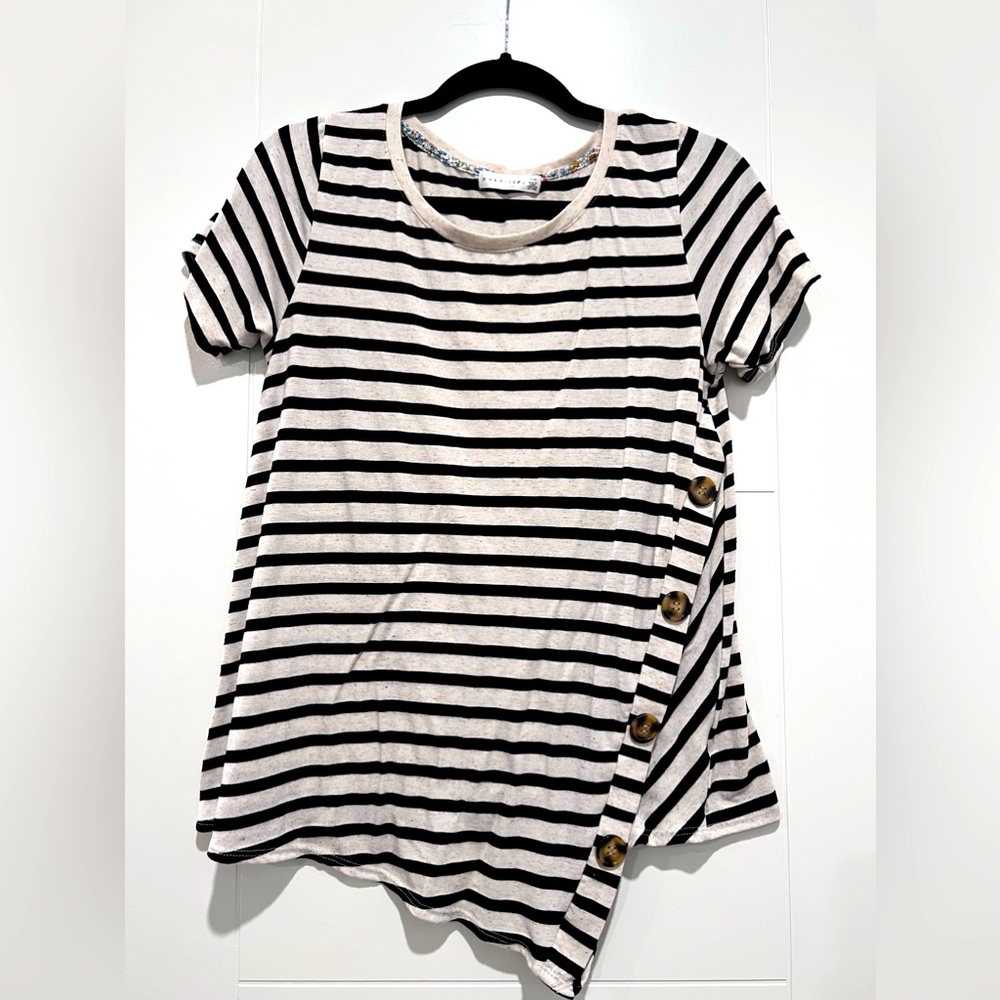 Retrelogy Black/Tan Stripe Side Button Top - Medium